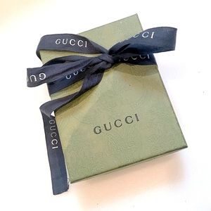 ✨ GUCCi 🇮🇹 Brand New! GIFT Box & Bag! 🎁 Classic Design! Ribbon Included!